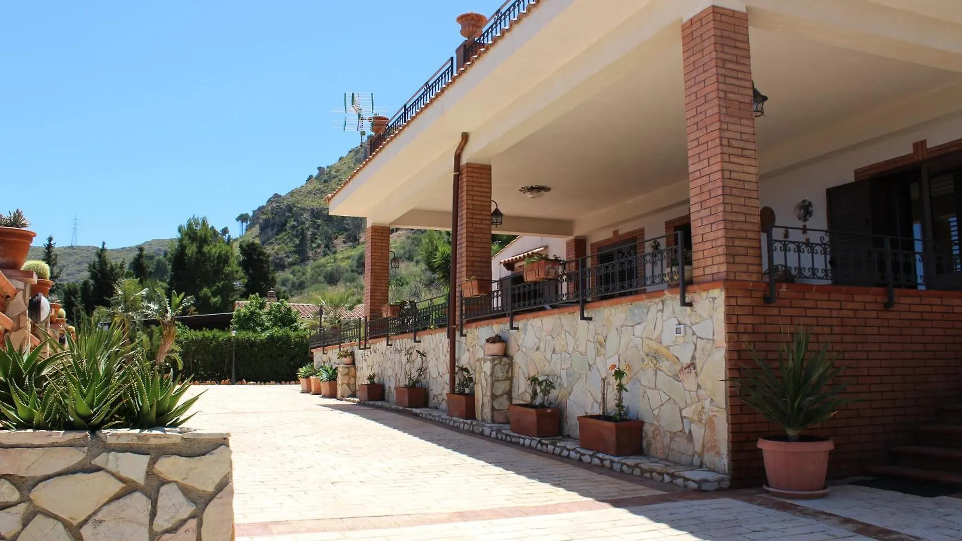 Villa Belvedere Di Altavilla With Pool And Near The Sea Altavilla Milicia